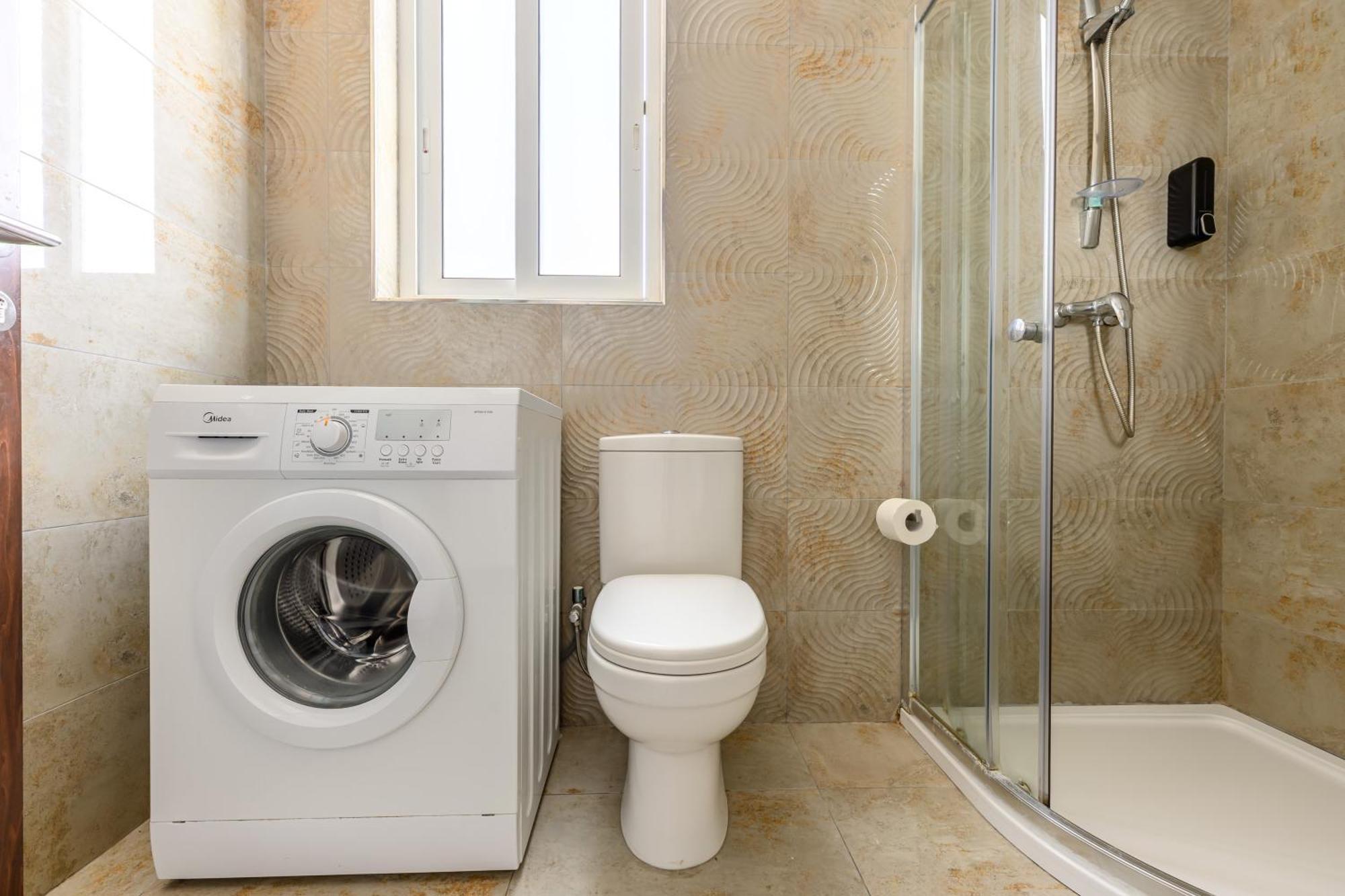 F11 Room 3, Private Room Two Single Beds Shared Bathroom In Shared Flat Msida Exteriör bild