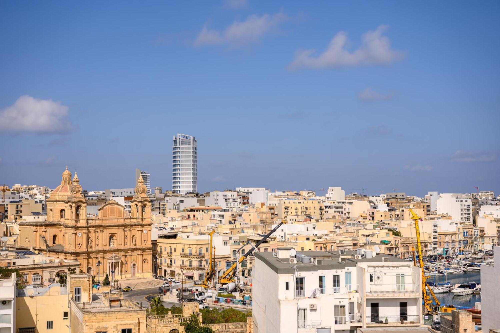 F11 Room 3, Private Room Two Single Beds Shared Bathroom In Shared Flat Msida Exteriör bild