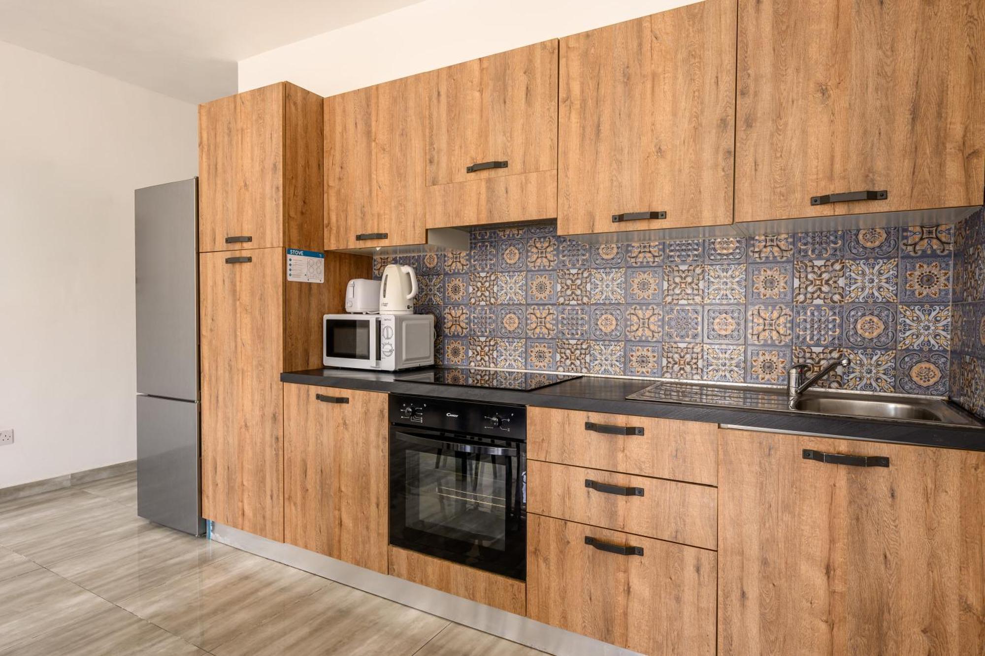 F11 Room 3, Private Room Two Single Beds Shared Bathroom In Shared Flat Msida Exteriör bild