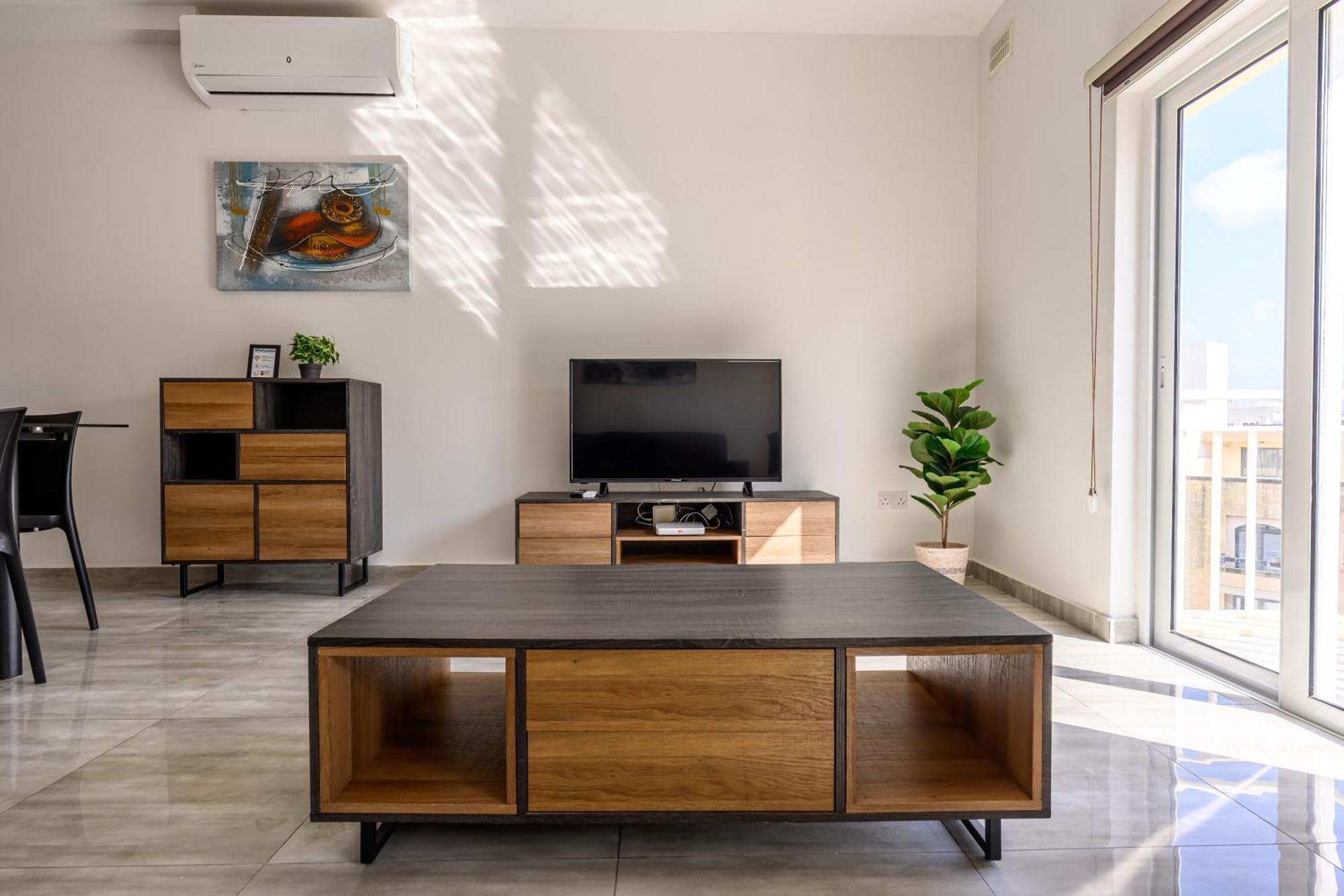 F11 Room 3, Private Room Two Single Beds Shared Bathroom In Shared Flat Msida Exteriör bild