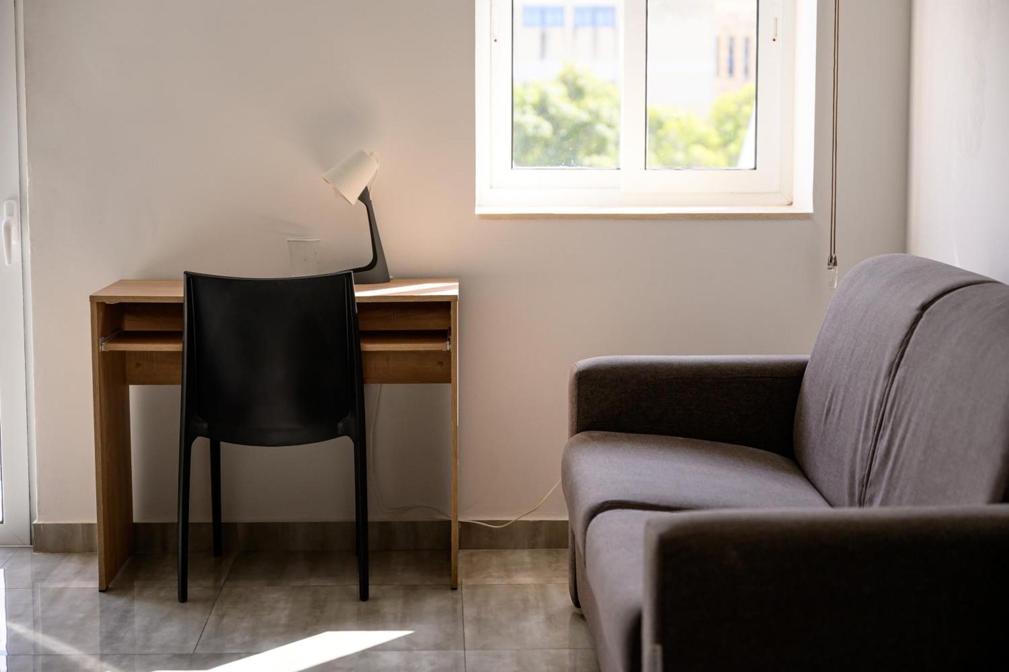 F11 Room 3, Private Room Two Single Beds Shared Bathroom In Shared Flat Msida Exteriör bild